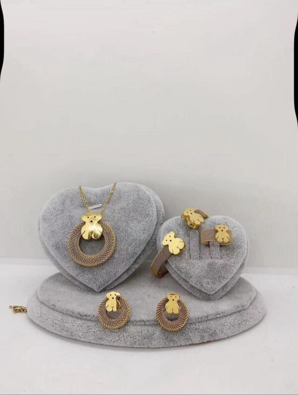 Gold jewelry - Image 3