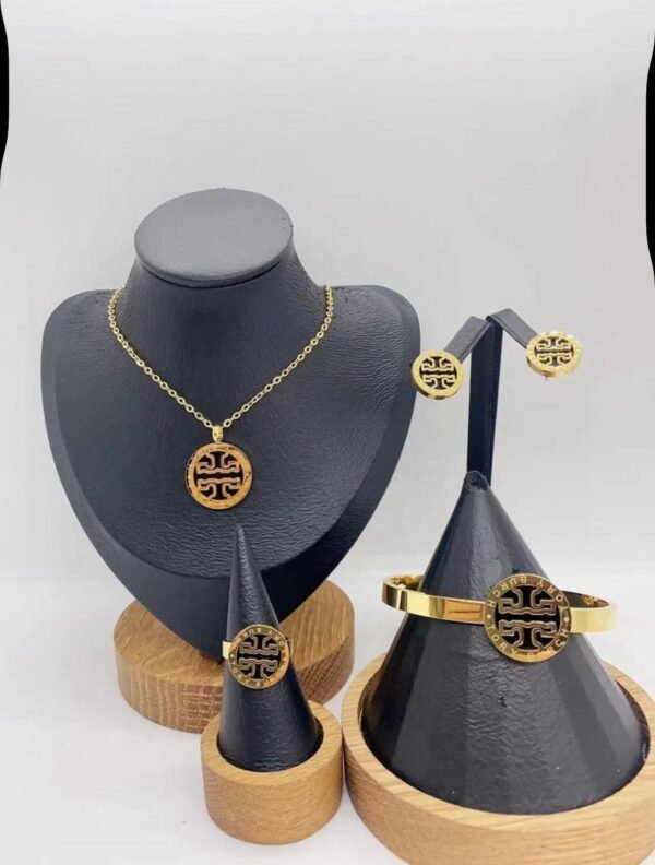 Gold jewelry - Image 5
