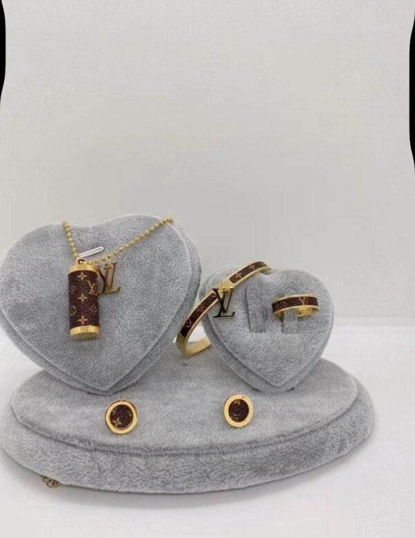 Gold jewelry - Image 6